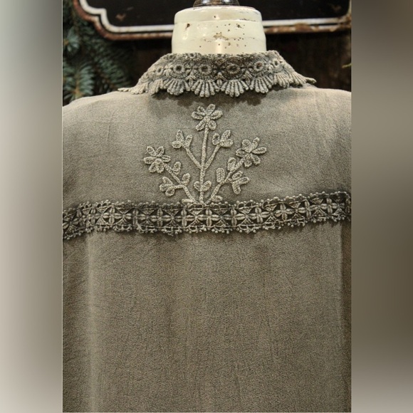 Grayish Green Lace Jacket - Picture 5 of 12